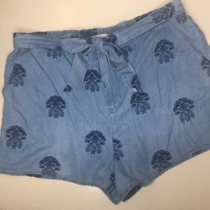 Knox Rose Embroidered Dress Denim Shorts XL